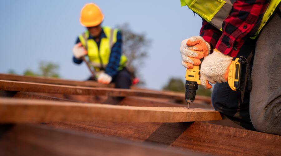 Professional gutter cleaning in Ludington, MI